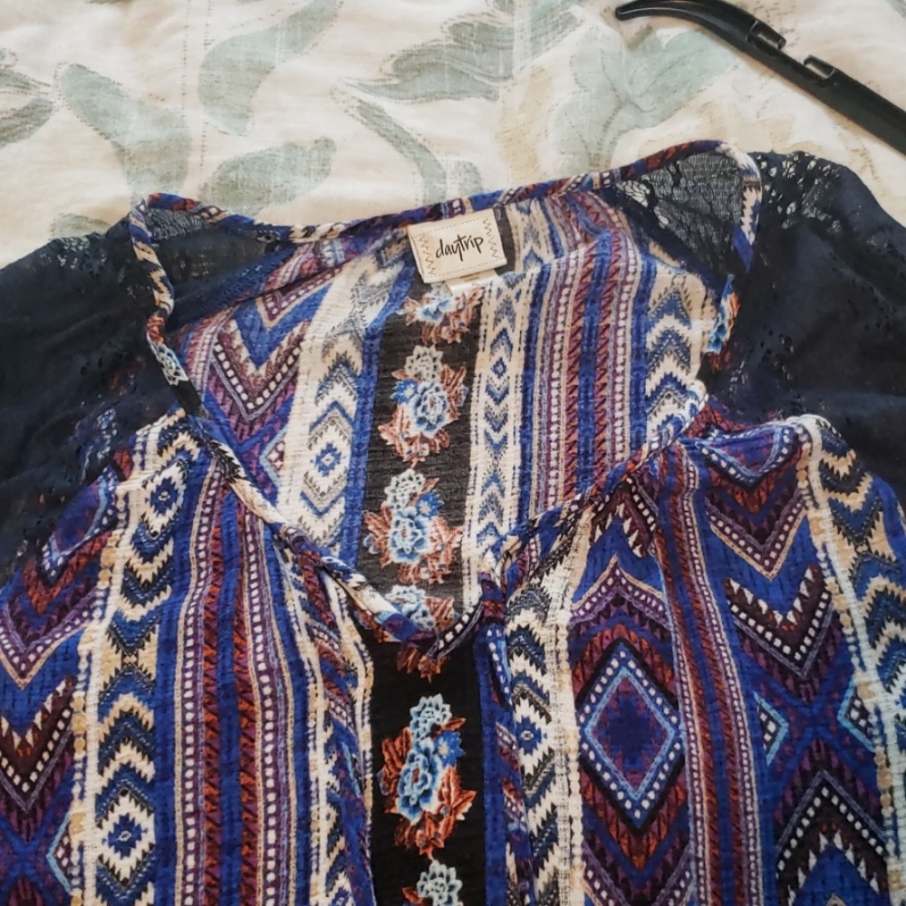Blouse - Picture 2 of 3